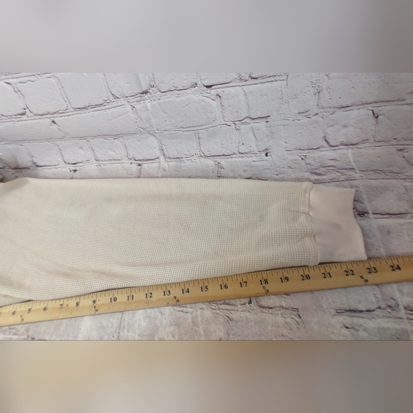 Good American Essentials Boyfriend Thermal Henley Waffle Knit Bone NWT 5/6 Sz 2X - Picture 11 of 11